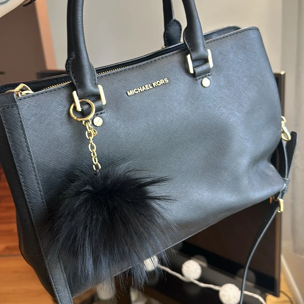 Michael Michael Kors black purse with Pom Pom - Picture 2 of 8